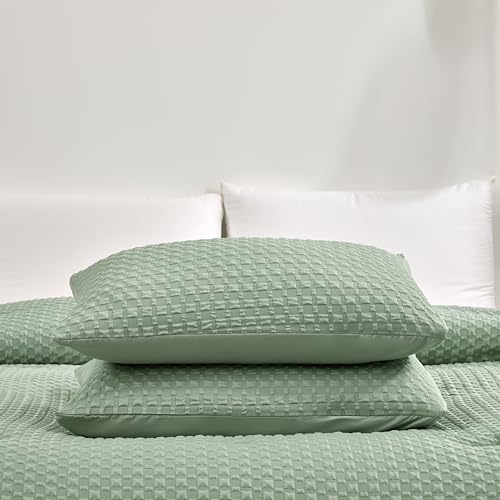 Arianaut 3-Piece Comforter Set – Checkered Seersucker comforters Quilt Set with Microfiber Fill – Includes 1 Comforter & 2 Pillowcases – Lightweight, Soft & Wrinkle-Resistant (Green, King)