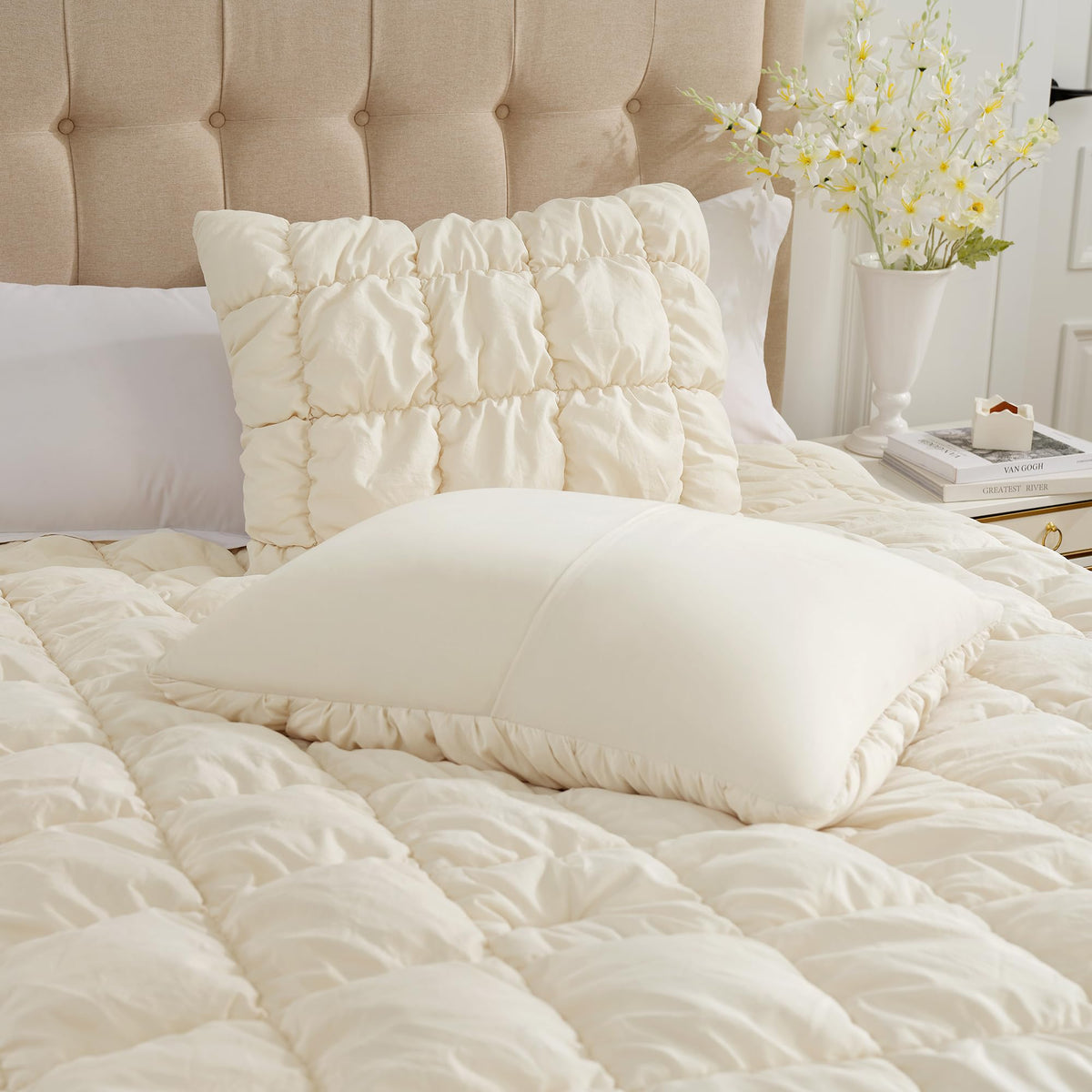 Amélie Home Beige Comforter Set King, Bubble Lightweight Bed Set King Size for All Seasons, 3 Pieces, Bedding Set with Comforters and Pillow Cases