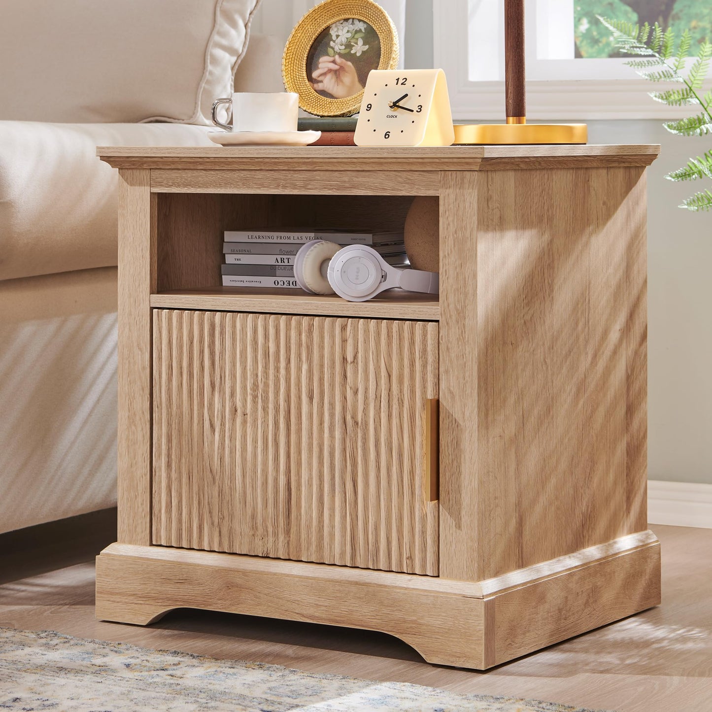 Aitjunz Fluted Nightstand Set of 2, 22" Large Modern Side Table with Charging Station, Wood End Table w/Open Shelf, Bedside Table with Storage Space for Bedroom, Living Room (Natural)