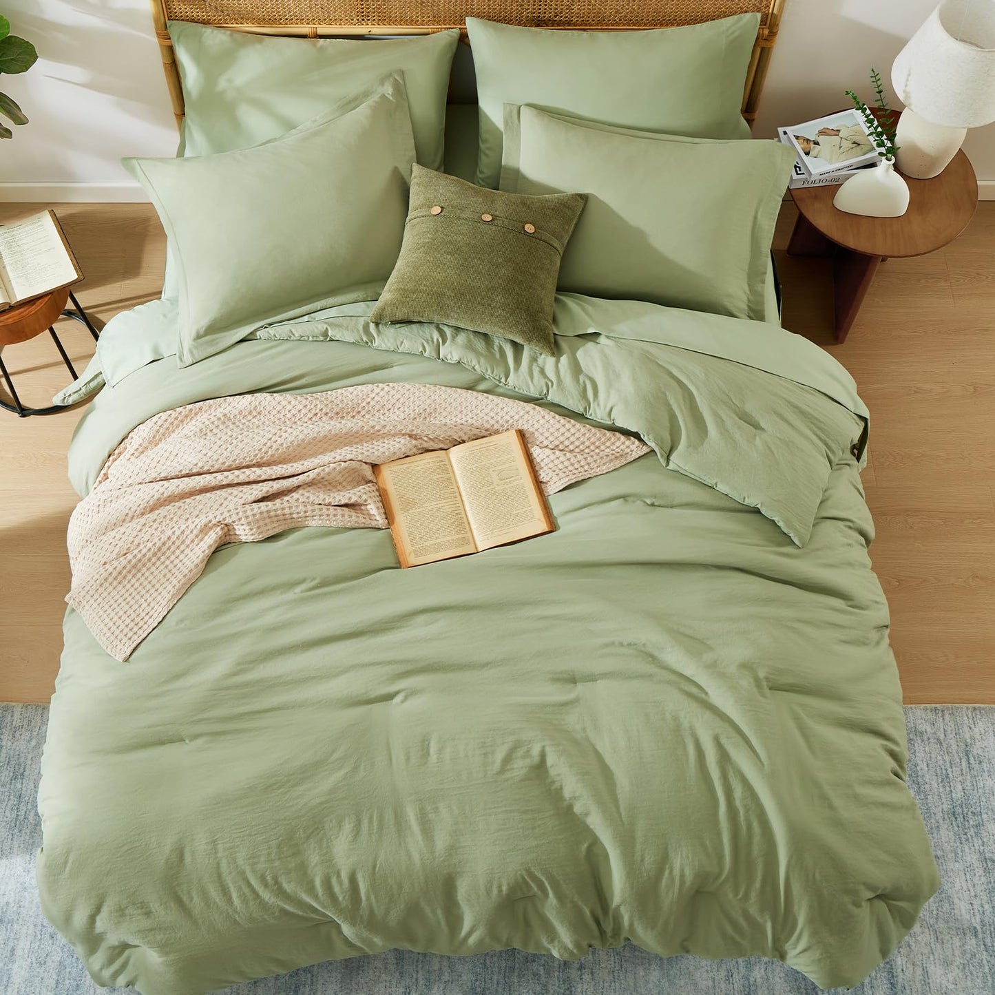 WRENSONGE Queen Comforter Set - 7 Pieces Sage Green Soft Bed in a Bag Queen with Fitted Sheet, Flat Sheet, 2 Pillow Shams, and 2 Pillowcases- Warm Bedding Sets Queen for All Season