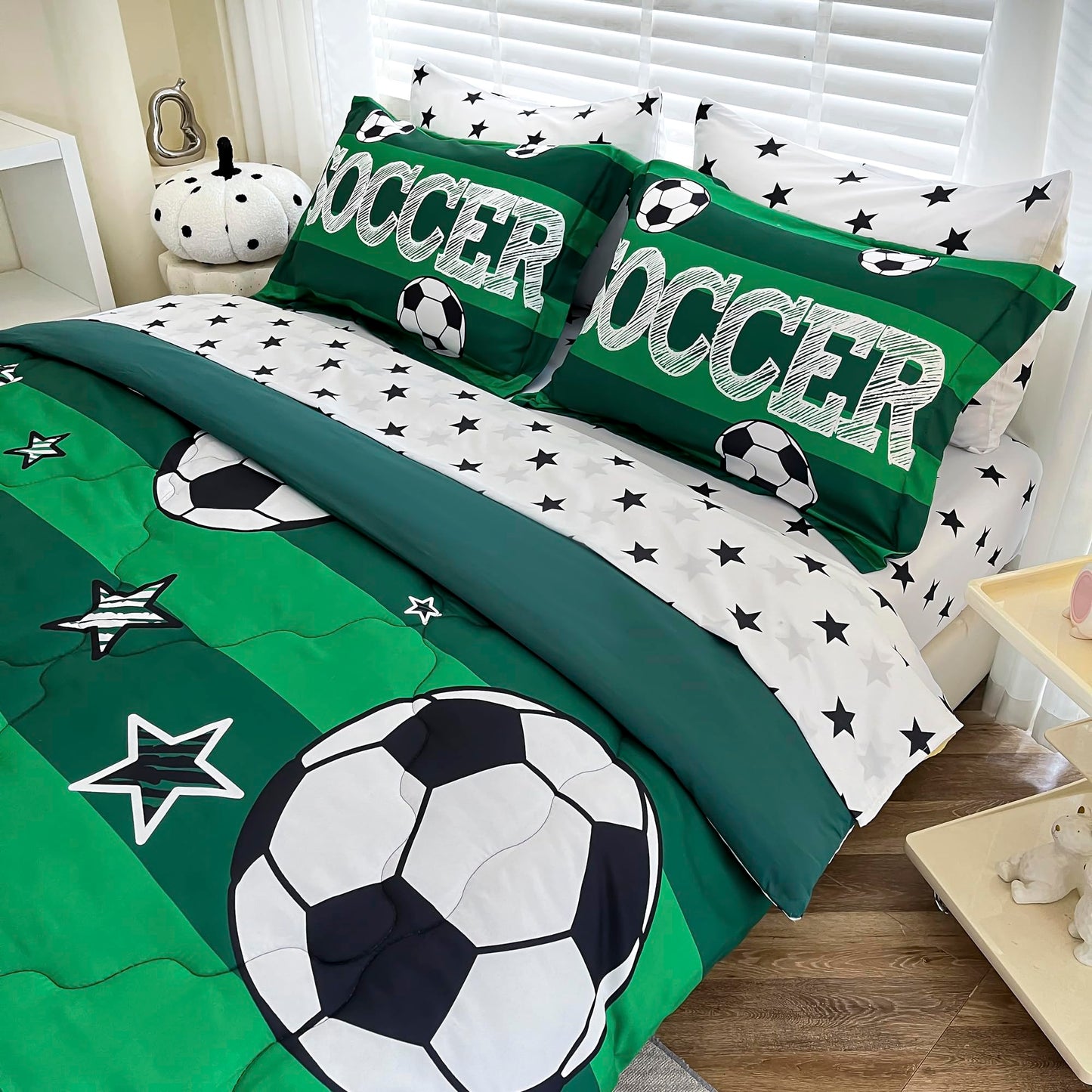 Gusuhome 7 Piece Boys Soccer Comforter Set Twin Size Bed in A Bag 3D Football Playground Sports Bedding Set for Kids Microfiber Comforter All Season Green