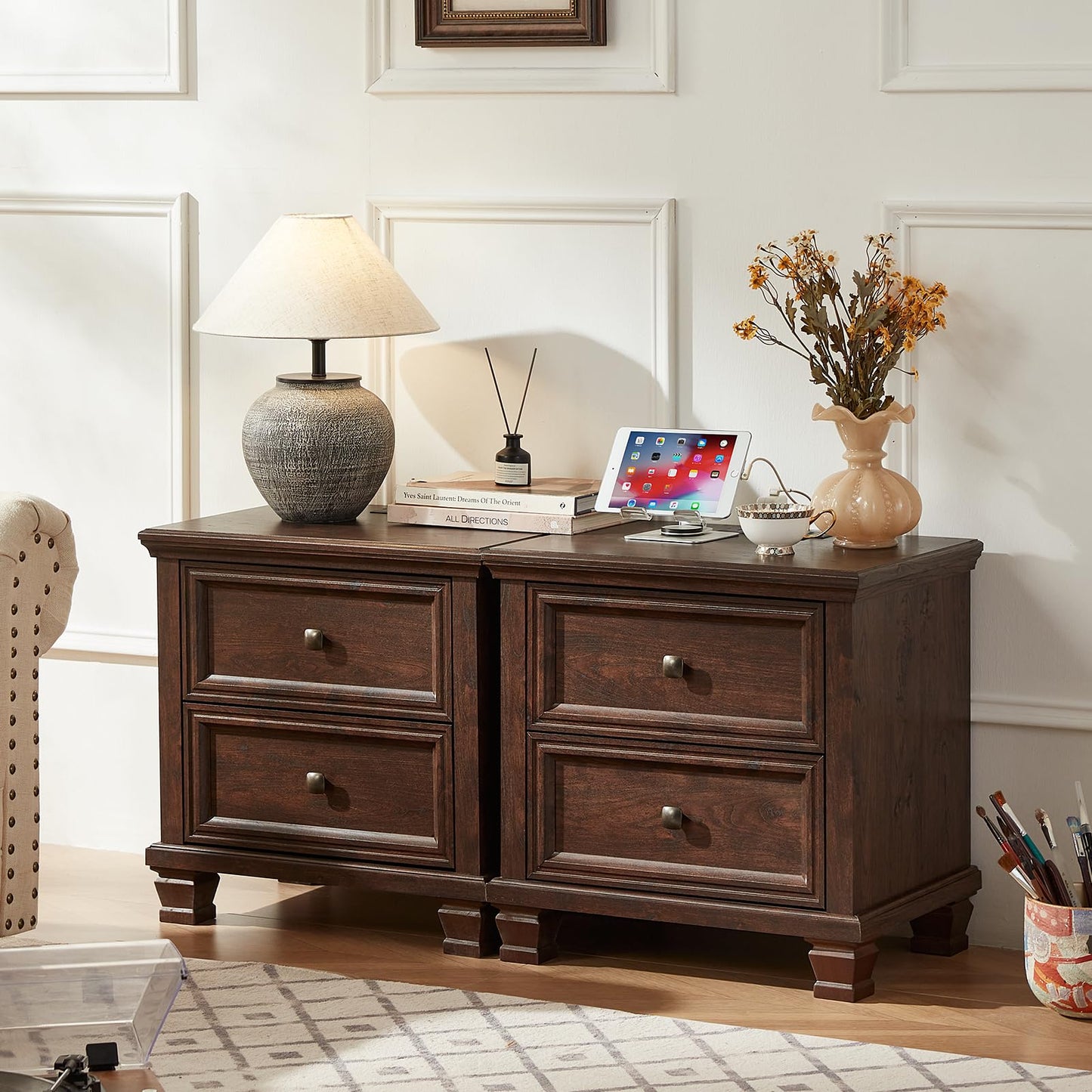 SAVOR LIFE Farmhouse Nightstand with Charging Station, Rustic Low Night Stand with 2 Drawers, Mid-Century Modern End Table with 4 Square Solid Wood Legs, Small Dresser for Bedroom, Home, Walnut