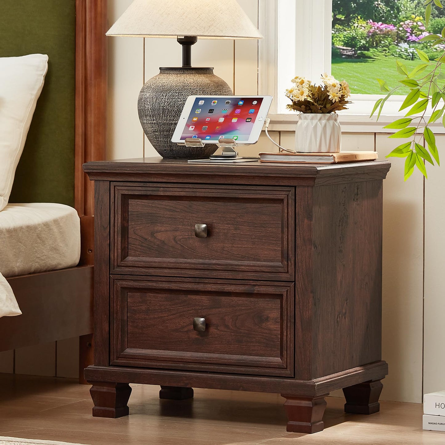 SAVOR LIFE Farmhouse Nightstand with Charging Station, Rustic Low Night Stand with 2 Drawers, Mid-Century Modern End Table with 4 Square Solid Wood Legs, Small Dresser for Bedroom, Home, Walnut
